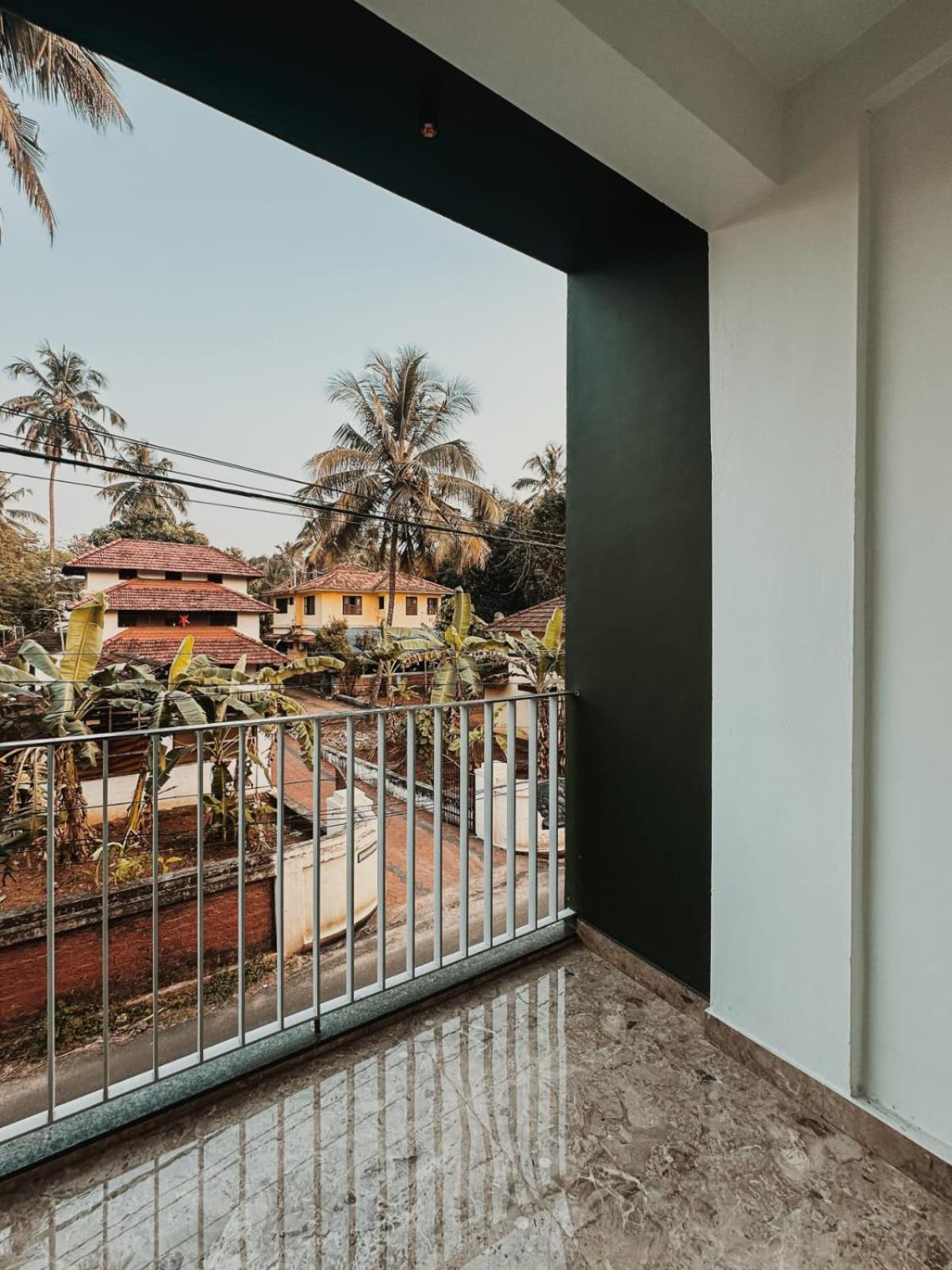 Avalon Homes Perintalmanna Exteriér fotografie